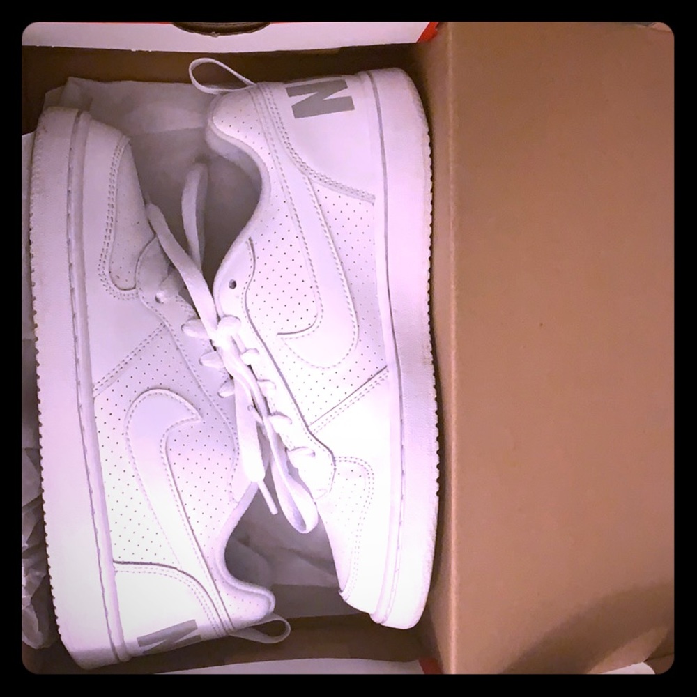 Nike court borough (white)